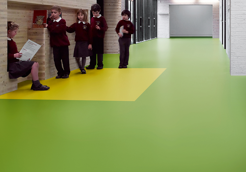 Hayes Primary School, Croydon, United Kingdom. Architect: Hayhurst and Co., 2012. Corridor.