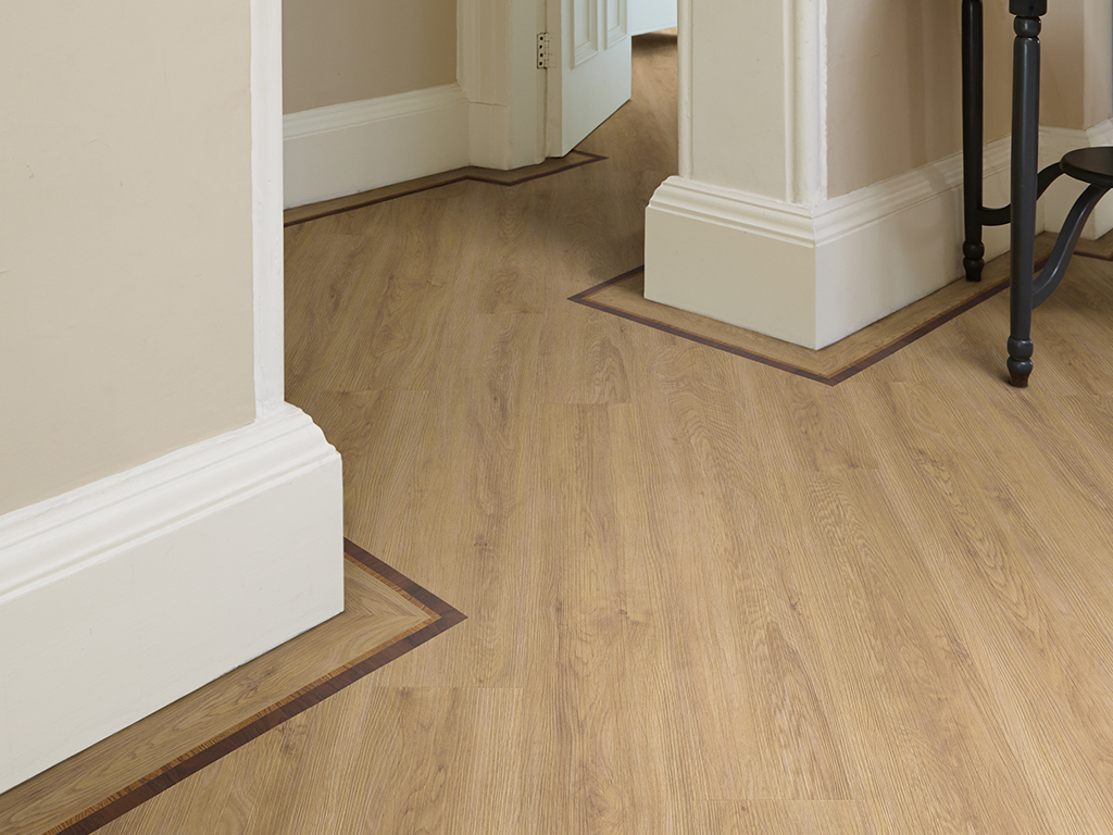 Camaro_2248 Sienna Oak_Hallway_1024x768px