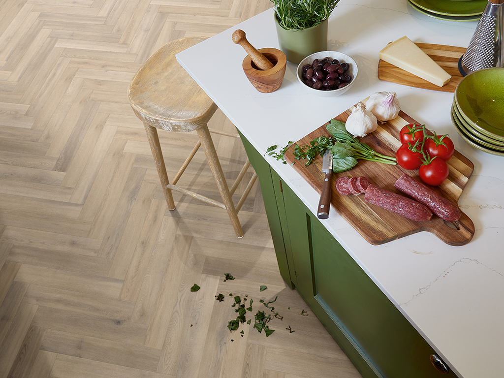 Camaro_LPQ2257 Naked Blond Oak Large Parquet_Kitchen (new)_1024x768px