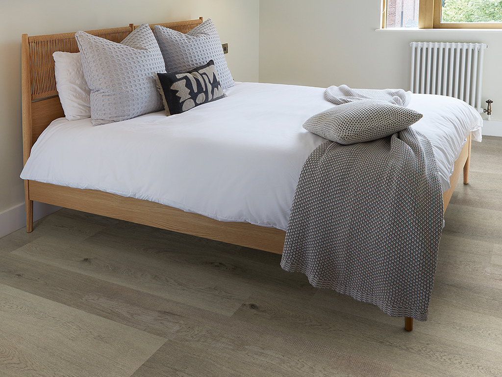 Colonia_4382 Fair Blond Oak_Bedroom_1024x768px