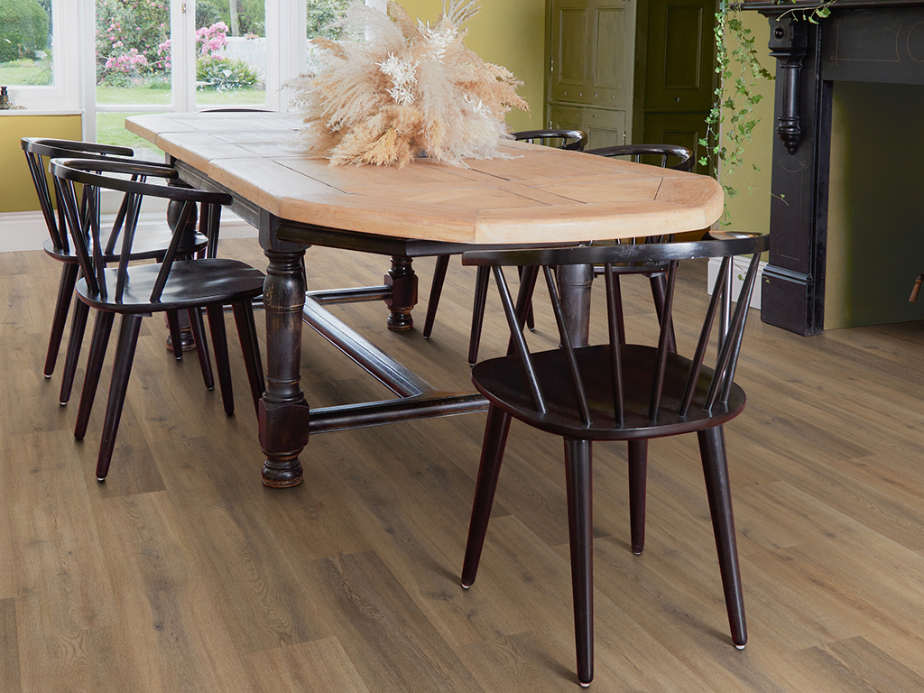 Colonia_4389 Story Oak_Dining_1024x768px