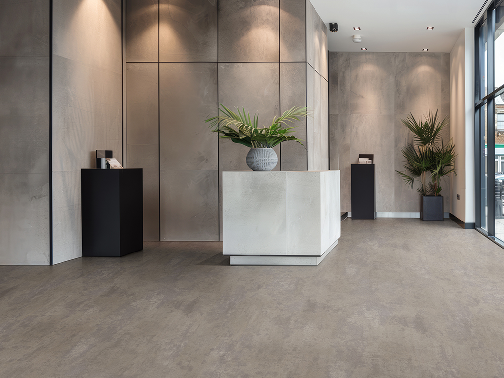 Expona Flow PUR_Stone_9855 Warm Concrete_Reception_1024x768px