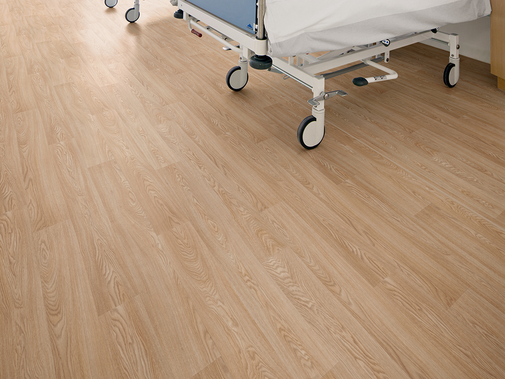 Expona Flow PUR_Wood_9820 Blond Oak_Hospital_1024x768px