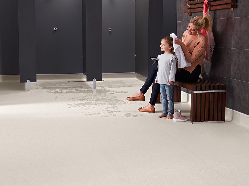 Polysafe Quattro PUR_5766 Chalk Dune_Mum Daughter_1024x768px