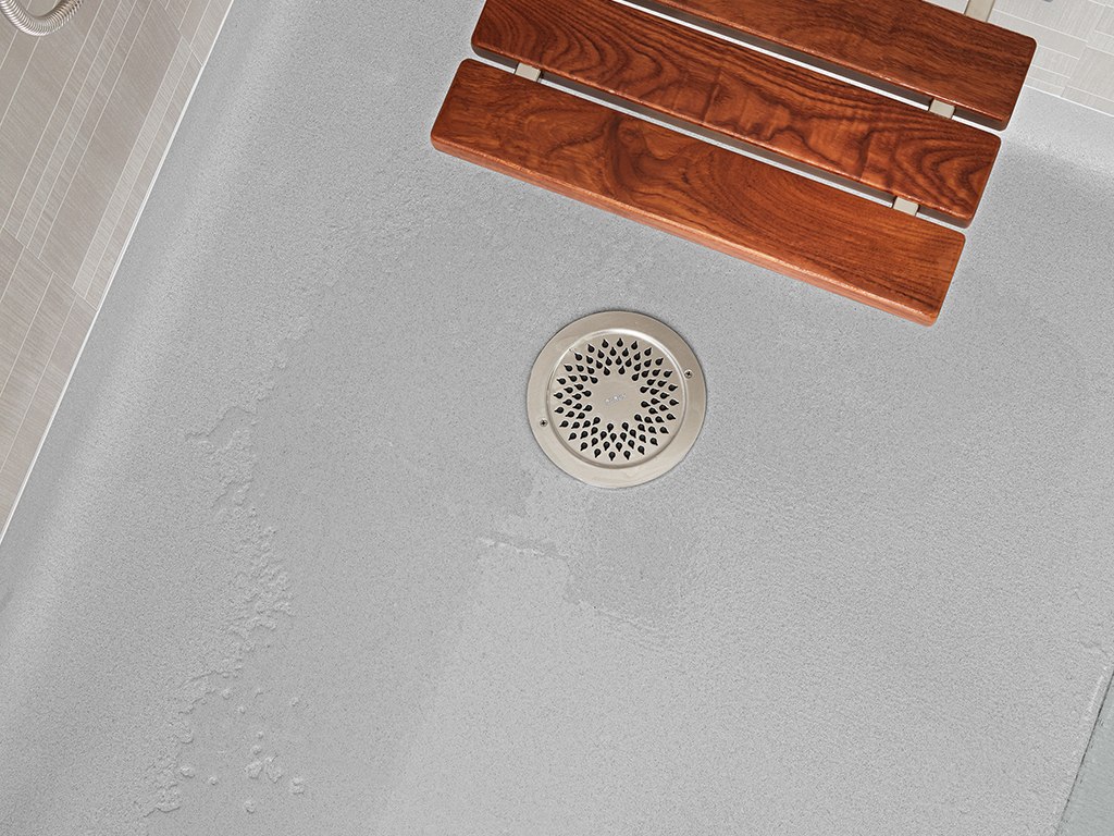Polysafe Quattro PUR_5767 Cool Pebble_Round Drain Detail_1024x768px