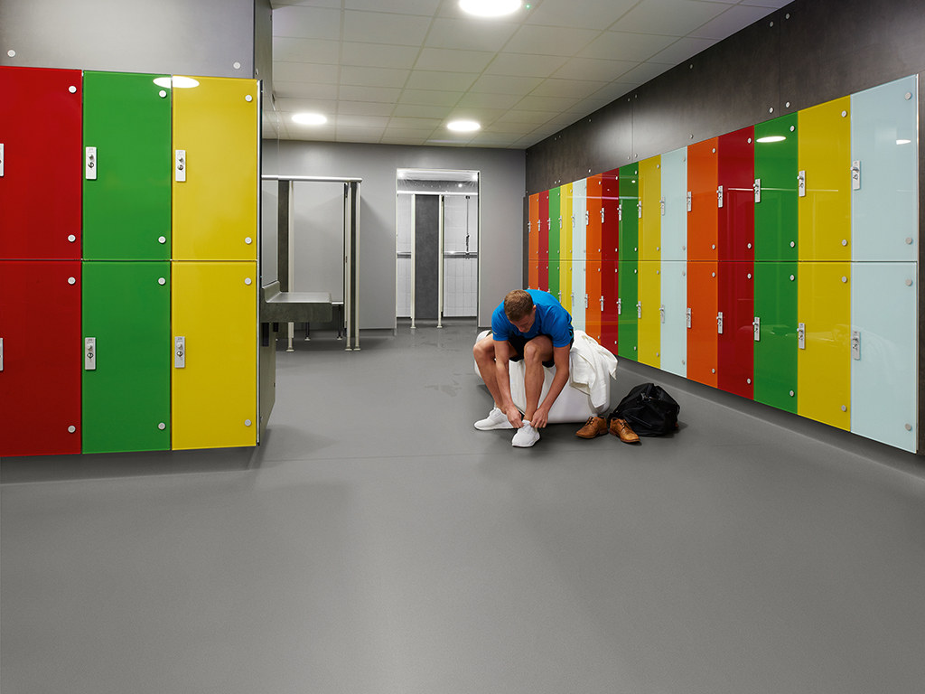 Polysafe Quattro PUR_5773 Slate Haze_Changing Room_1024x768px