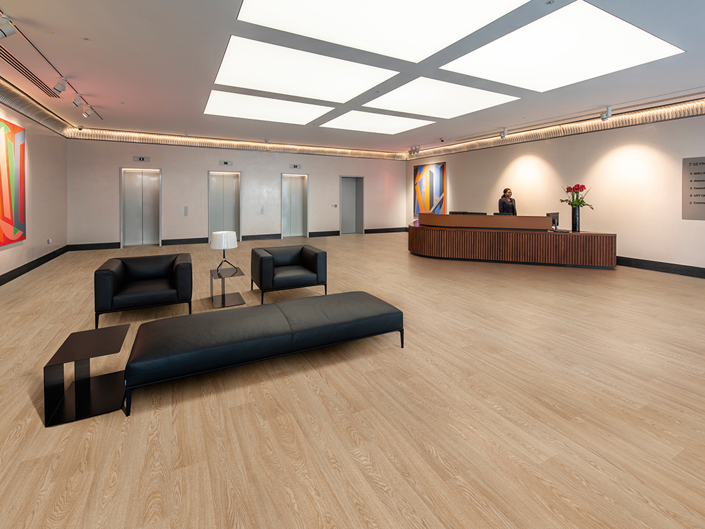 Main entrance foyer on Seymour Street. 1-9 Seymour Street, London, United Kingdom. Architect: Eric Parry Architects Ltd, 2020.