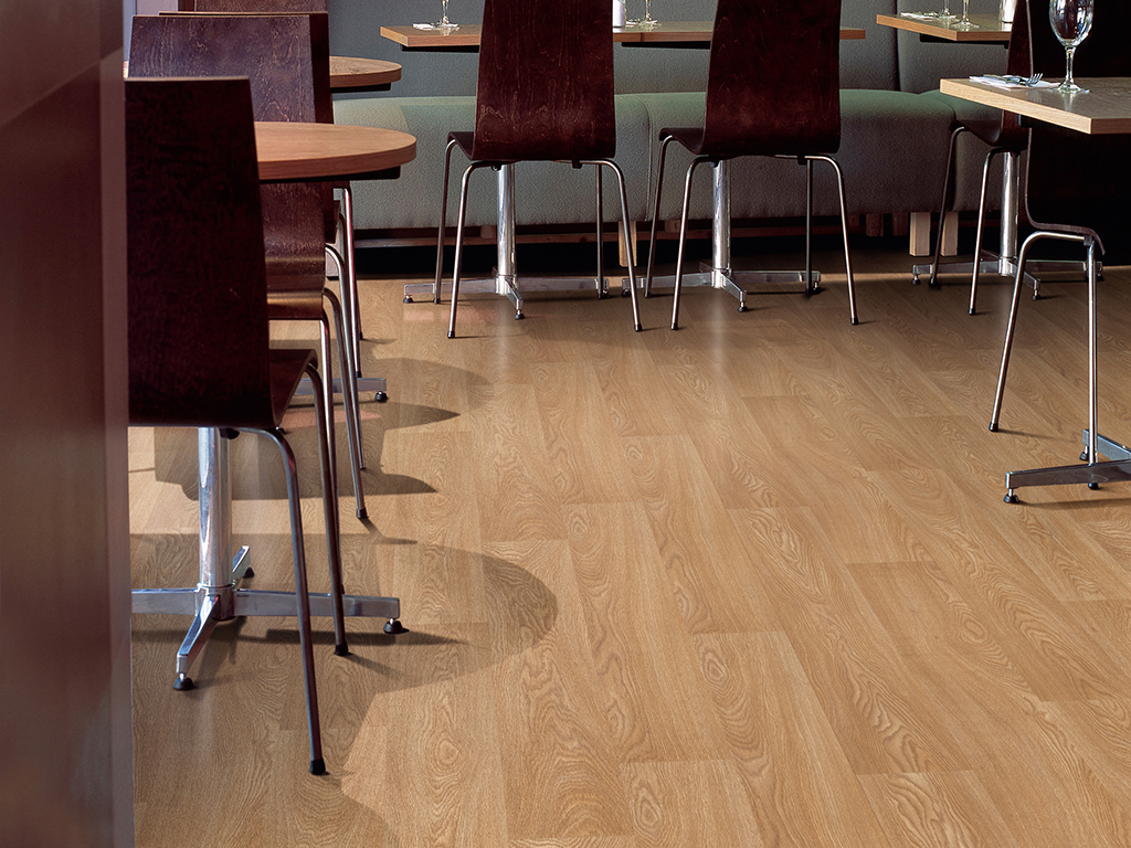 Sun And Doves Restaurant, London, United Kingdom. Architect: ARCHITECT UNKNOWN. SUN AND DOVES RESTAURANT INTERIOR.
