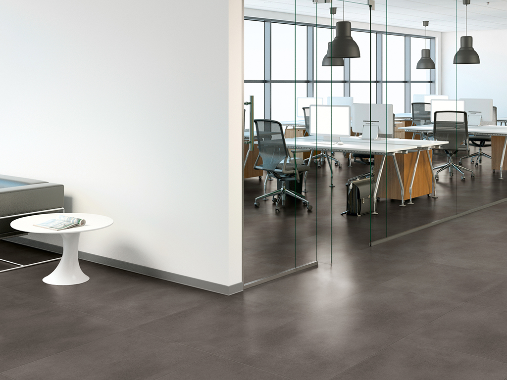 Expona Simplay 19DB_9072 Dark Grey Concrete_Office_1024x768px