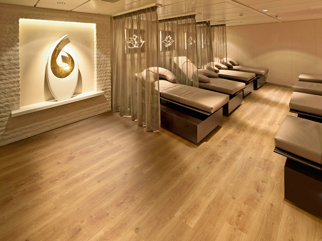 Norwegian Breakaway Cruise Liner, Southampton, United Kingdom. Architect: SMC Design, 2013. Relaxation and treatment room.