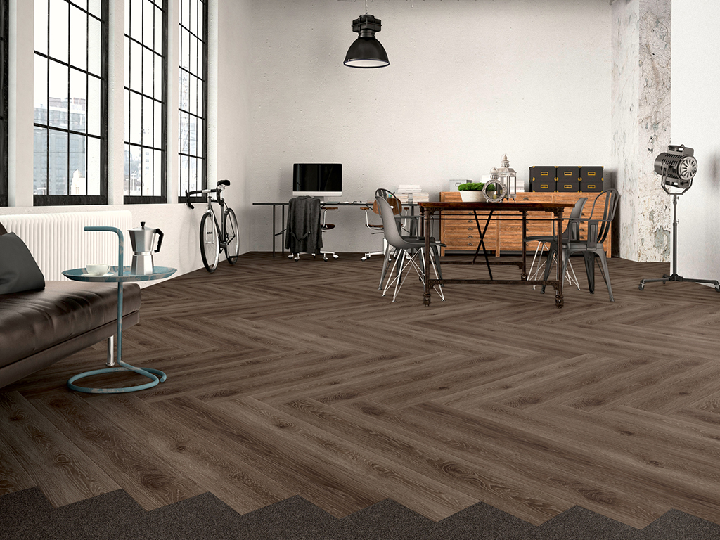 Expona Simplay_2505 Dark Country Oak_Study_1024x768px