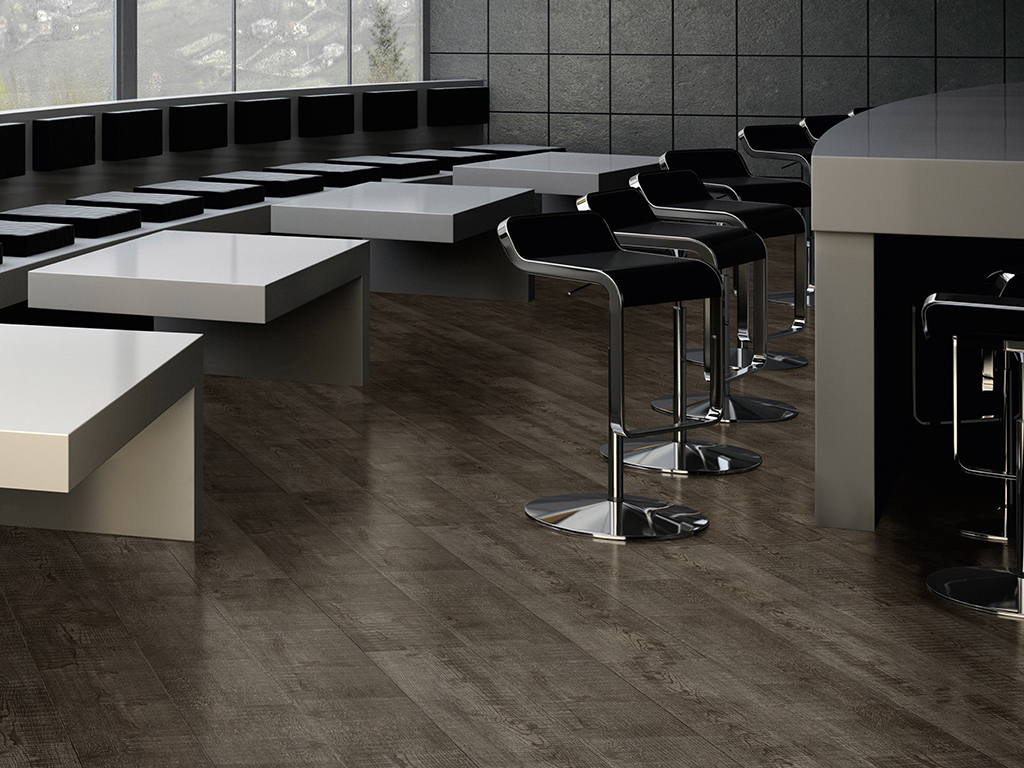 Expona Simplay_2518 Grey Mystique Wood_Bar_1024x768px