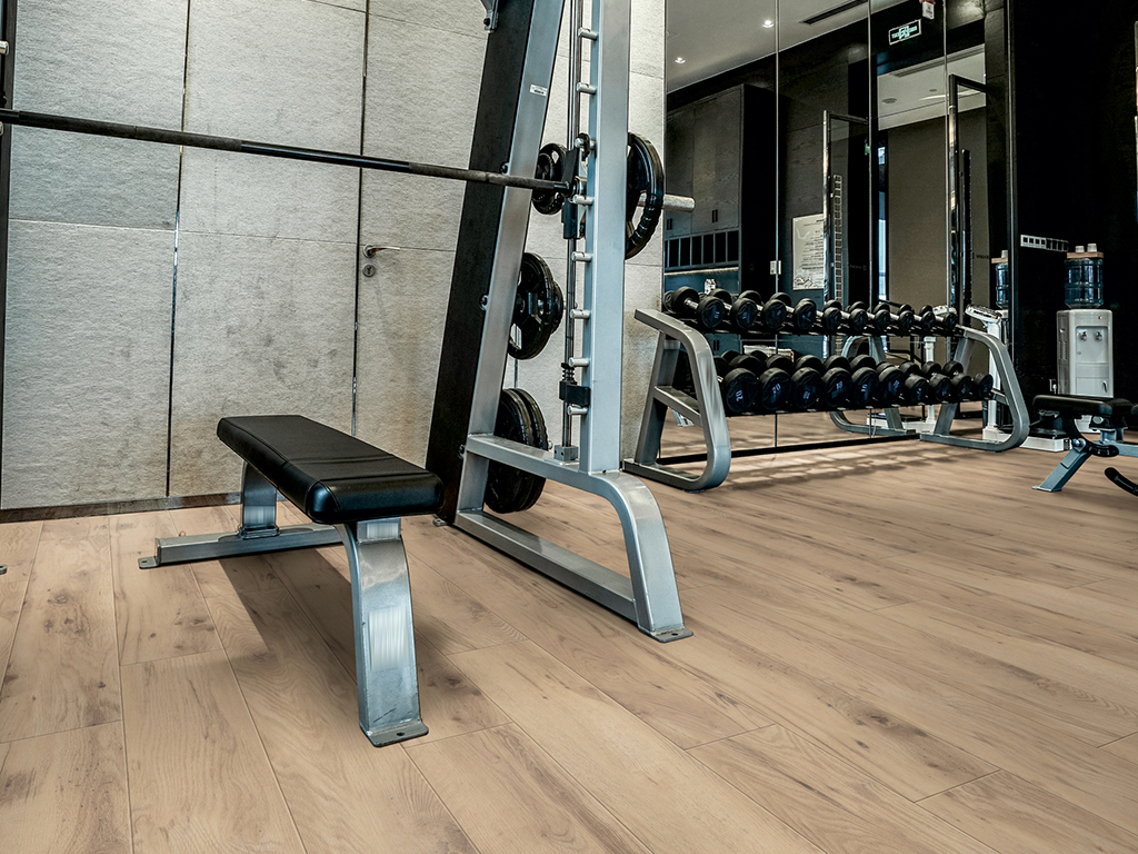 Expona Simplay_2571 Natural Wild Oak_Gym_1024x768px