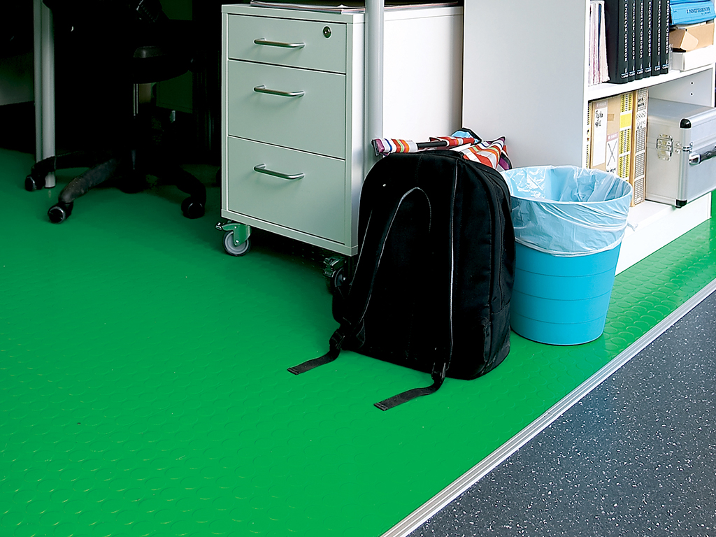 Noppe Stud_015 Green Baize_Office_1024x768px